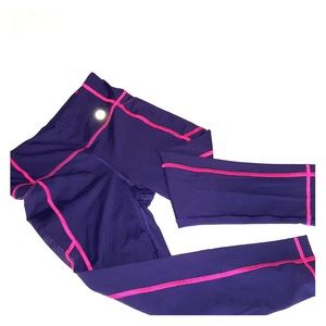 NEW PRICE 💪🏻🐳 VV Women’s Performance leggings